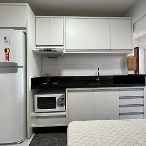  Apartamento Par001 - Apto Amplo à 30m Do Mar, 3 Quartos Sendo 1 Suíte, Telas De Proteção, Ar Condicionado, 3 Banheiros, Garagem E Internet